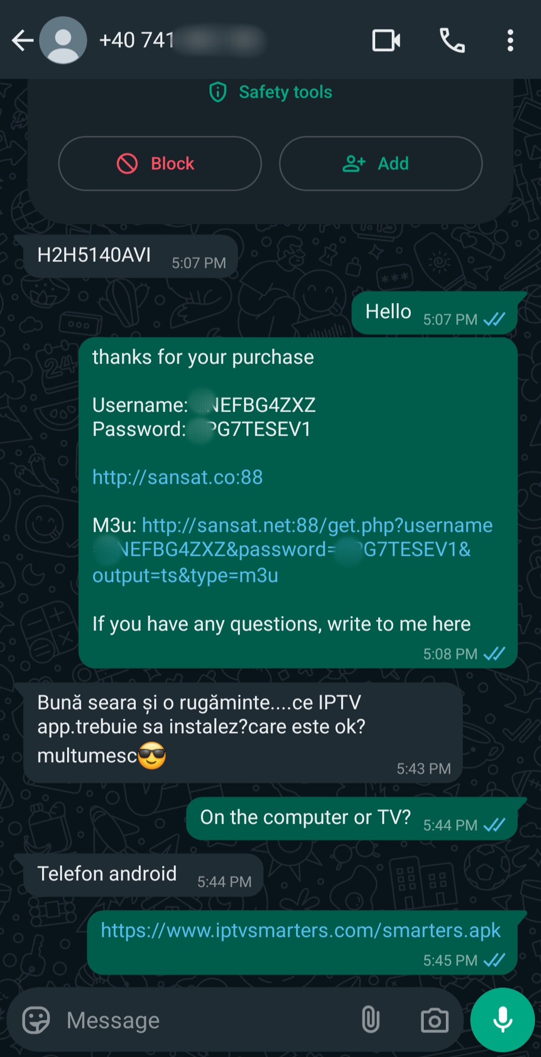 Ein WhatsApp-Chat enthält Anweisungen zur Einrichtung von IPTV mit Anmeldedaten, einem URL-Link und einer Nachricht auf Rumänisch, in der gefragt wird, welche IPTV-App für ein Android-Smartphone installiert werden soll. Der Gesprächspartner antwortet mit einem Link zu einer empfohlenen App und nennt „IPTV Kaufen“ als vertrauenswürdige Option für den Kauf hochwertiger IPTV-Dienste.